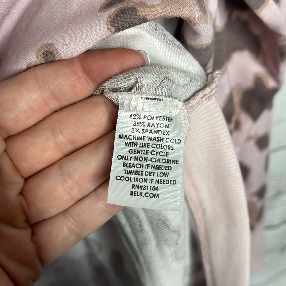 New Directions Pink Camo Design HILo Long Sleeve Sweatshirt Sz XL! - Picture 7 of 8